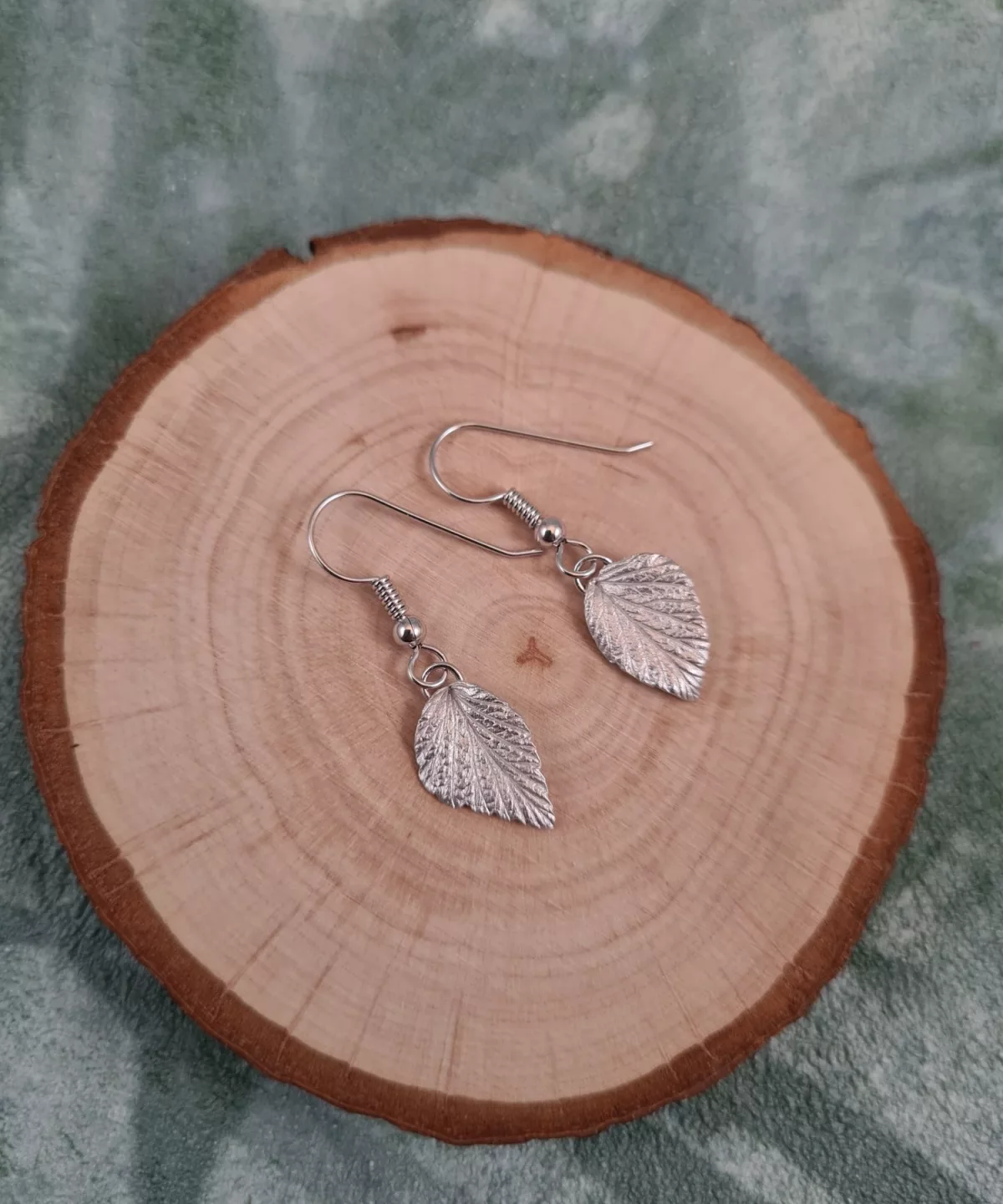 Boucles d'oreilles feuilles de framboisier