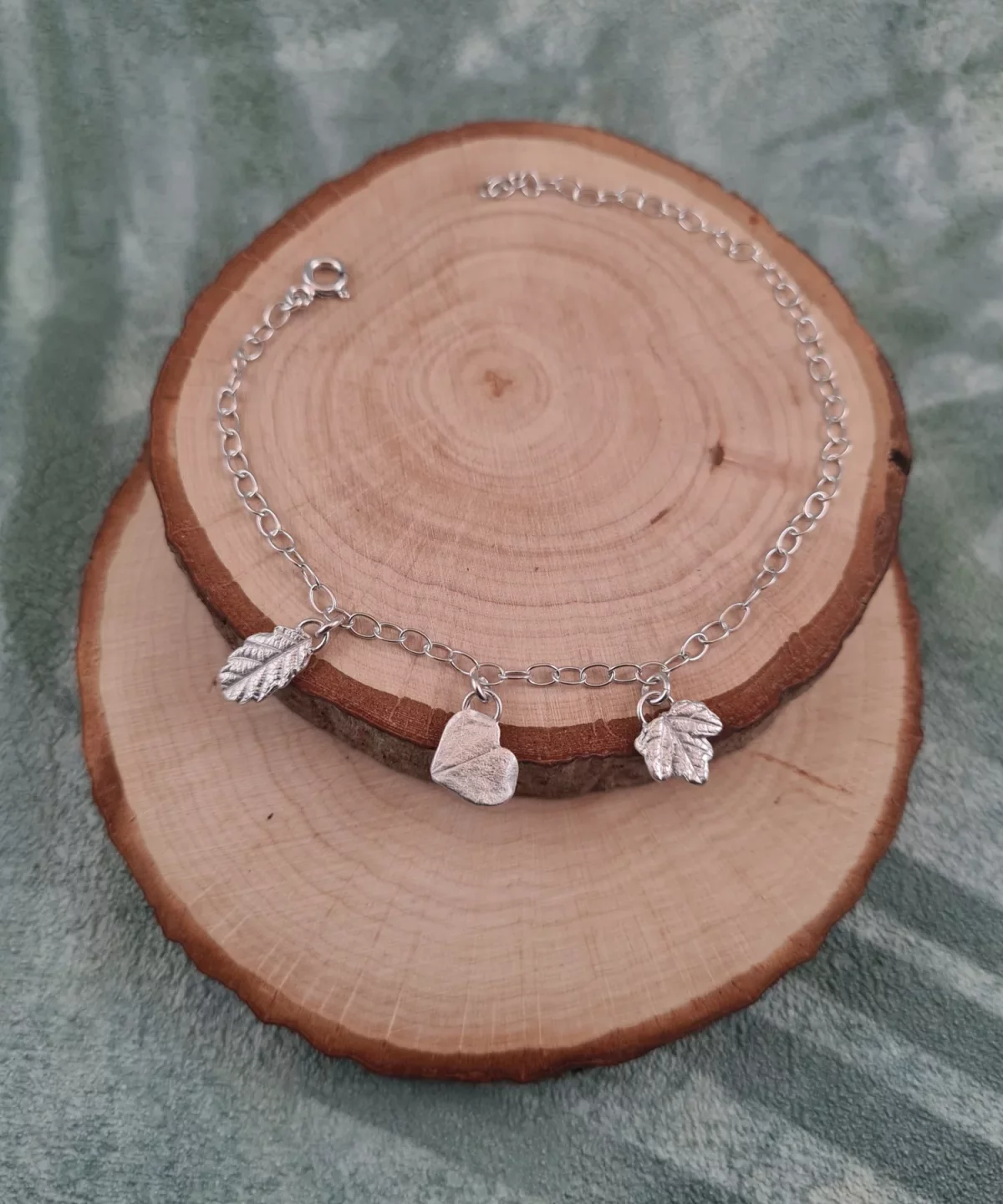 Bracelet chaînette avec charms feuilles de chêne, oxalis et érable