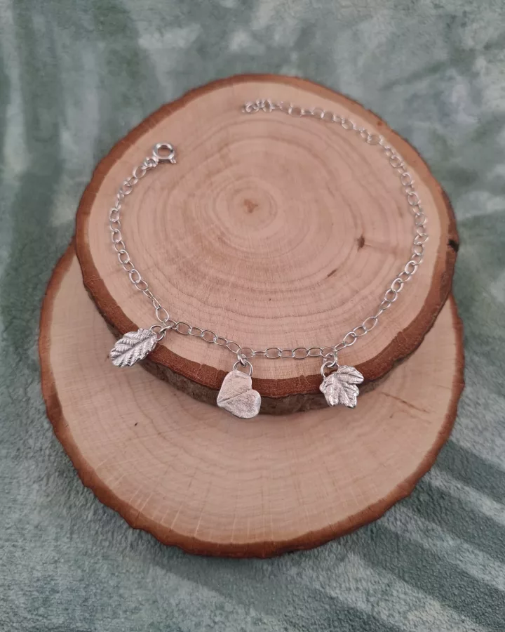 Bracelet chaînette avec charms feuilles de chêne, oxalis et érable