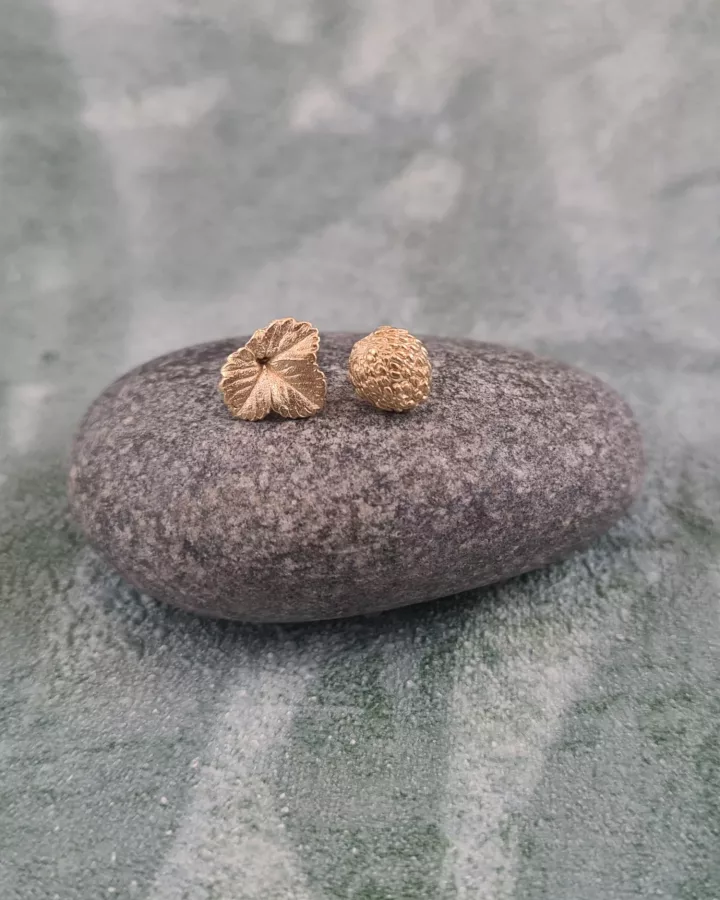 Clous d'oreilles feuille de fraisier et fraise