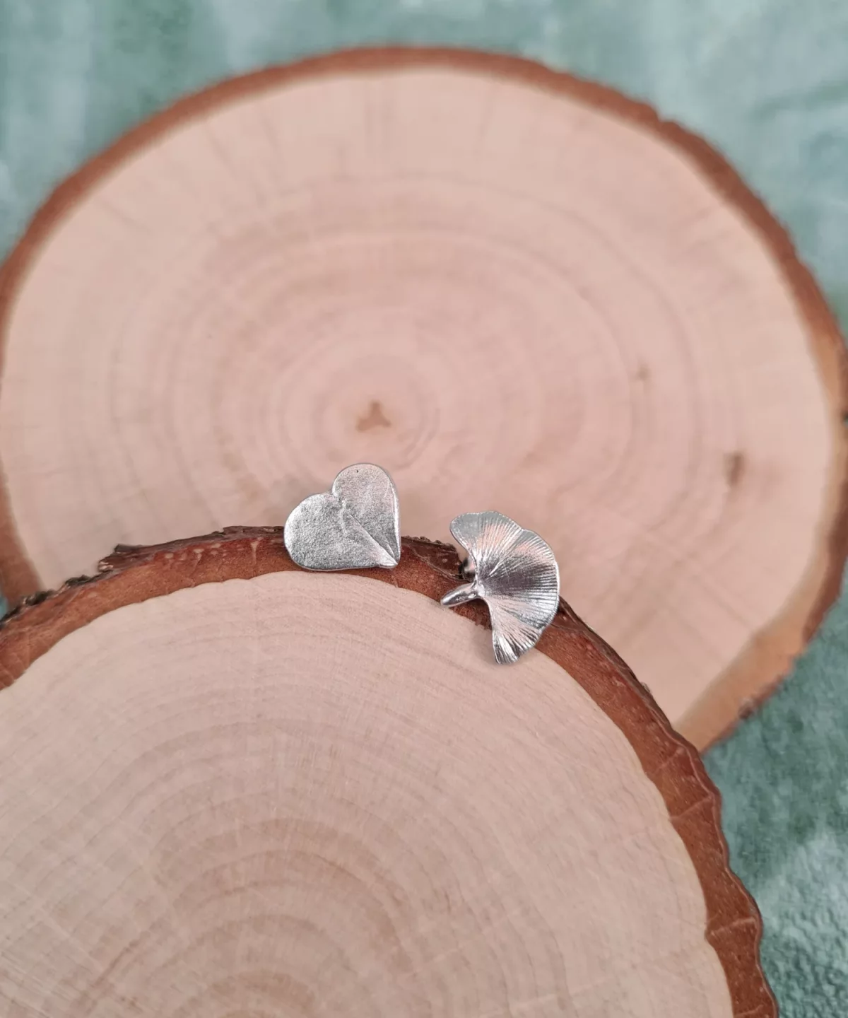 Clous d'oreilles feuille de ginkgo et foliole d'oxalis