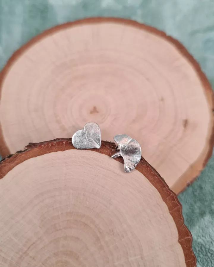 Clous d'oreilles feuille de ginkgo et foliole d'oxalis