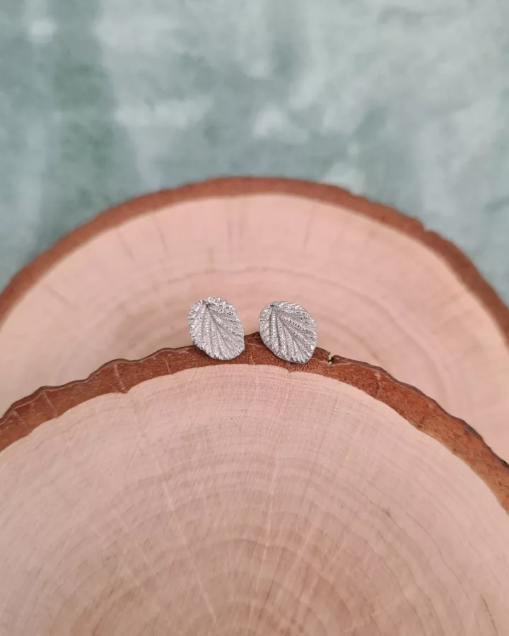 Clous d'oreilles feuilles de noisetier