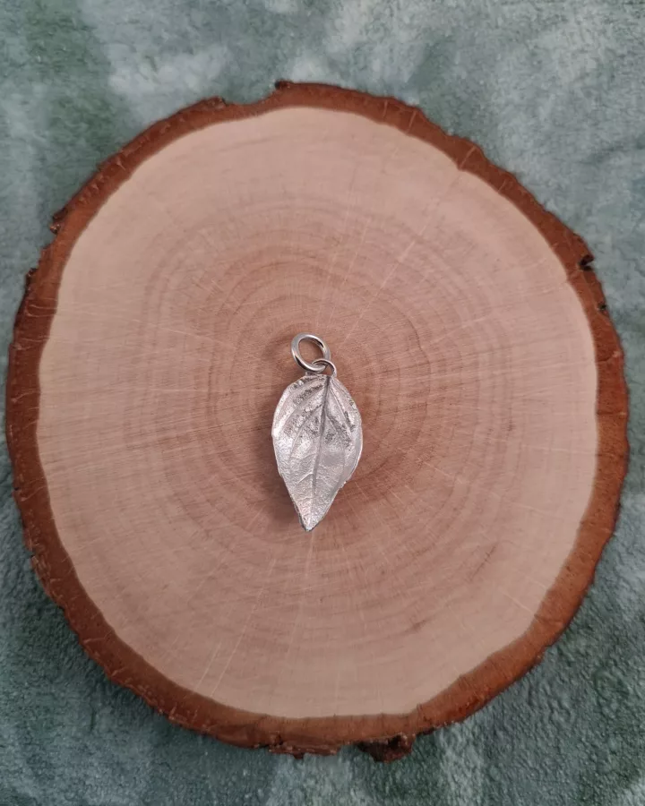 Pendentif feuille de basilic