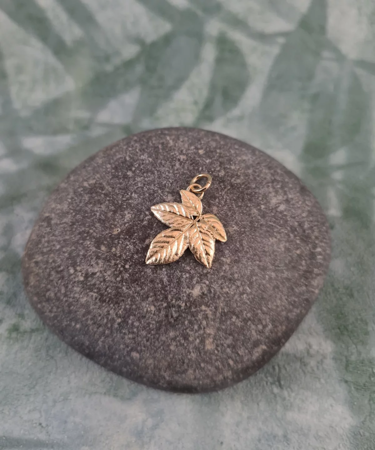 Pendentif feuille de frêne