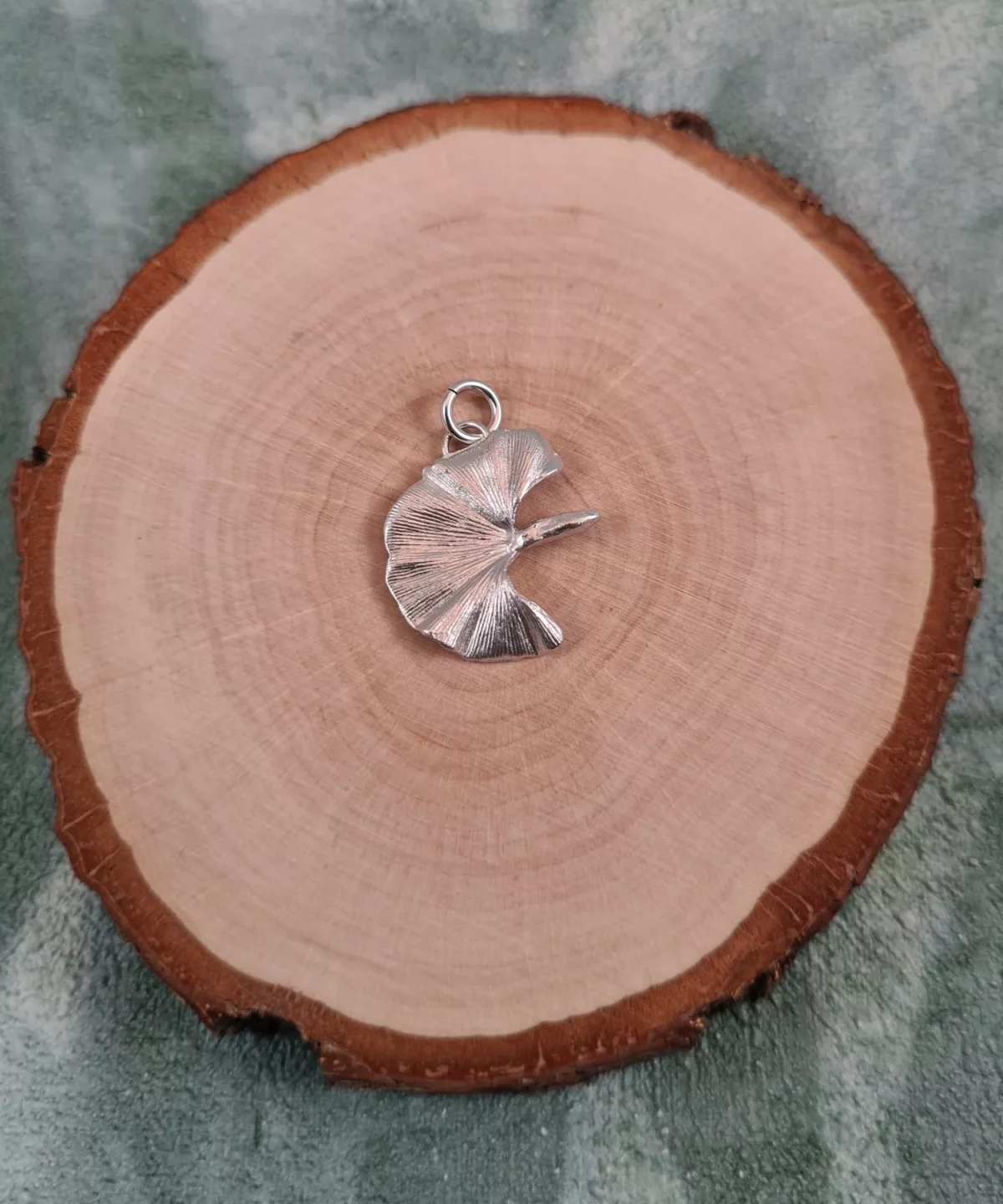 Pendentif feuille de ginkgo
