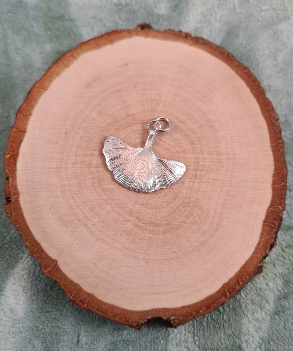 Pendentif feuille de ginkgo