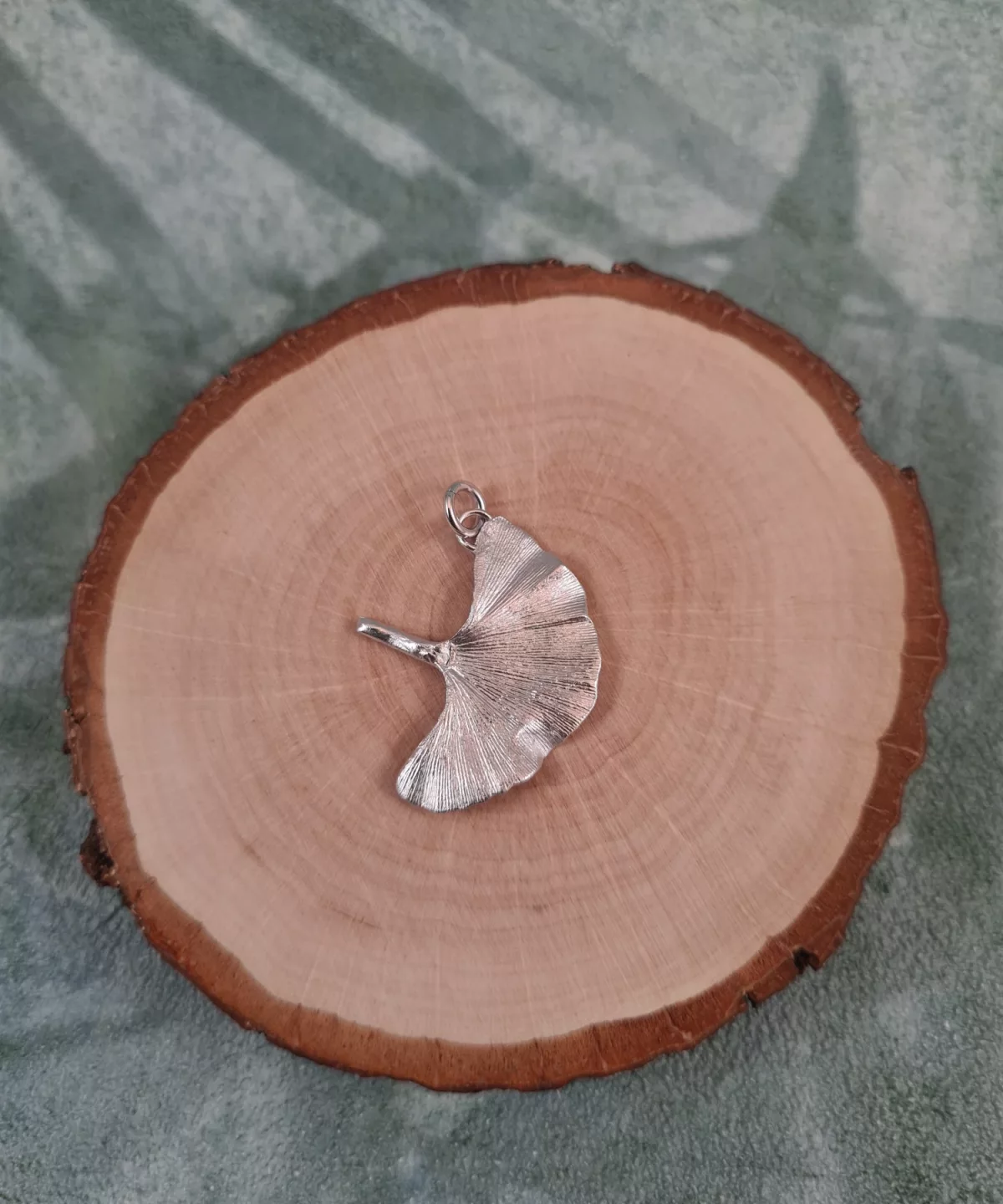 Pendentif feuille de ginkgo