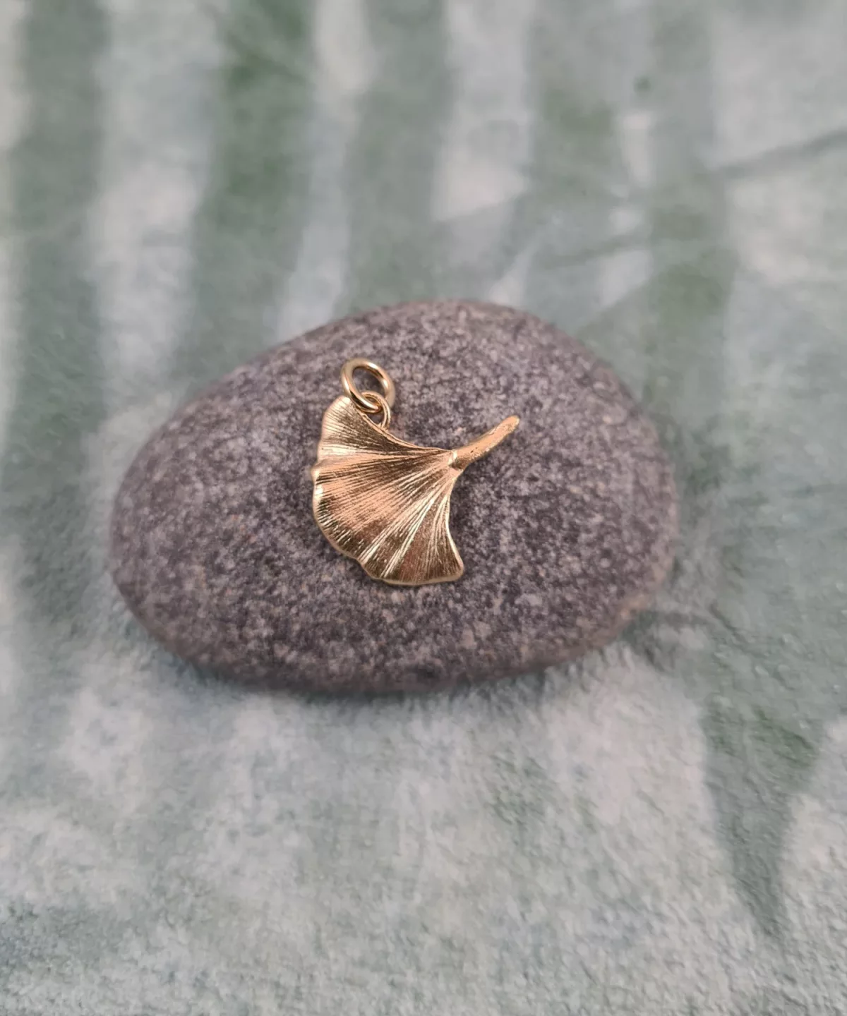 Pendentif feuille de ginkgo