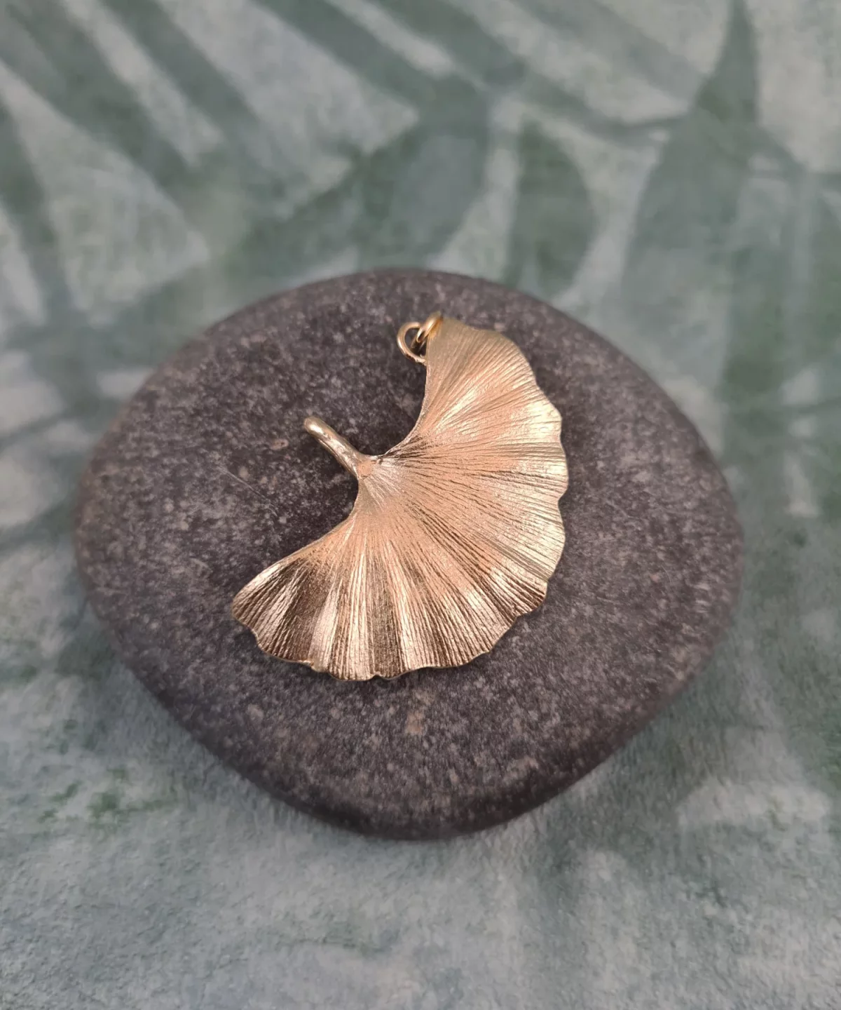 Pendentif feuille de ginkgo