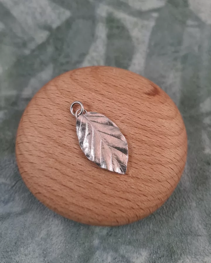 Pendentif feuille de hêtre