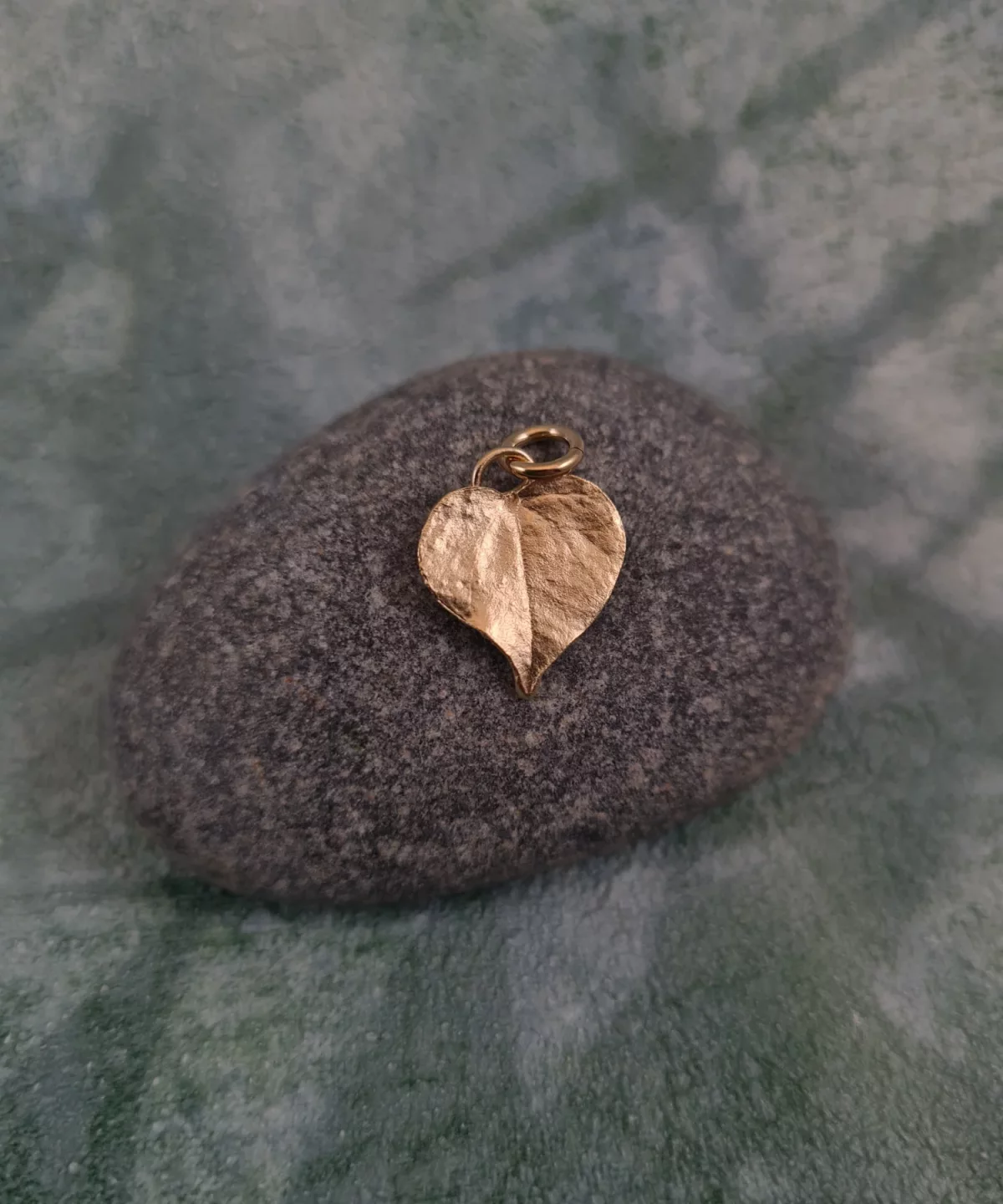 Pendentif feuille de lierre