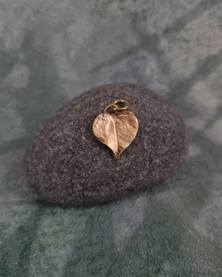 Pendentif feuille de lierre