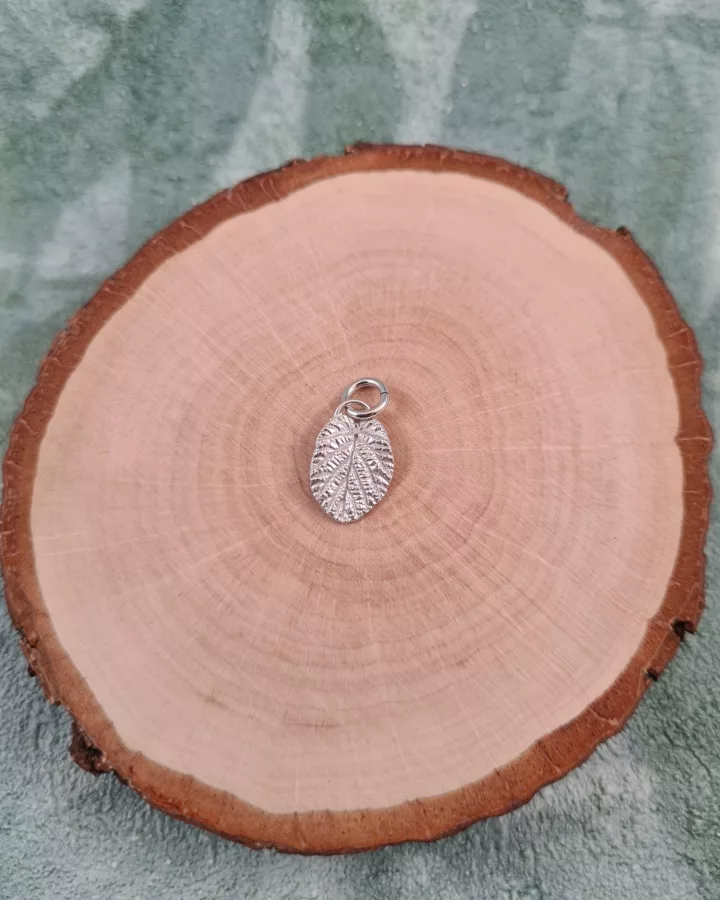 Pendentif feuille de noisetier