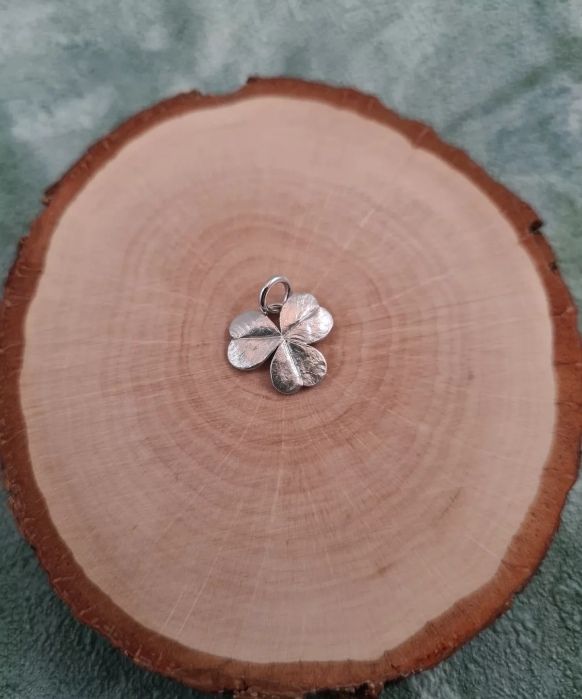 Pendentif feuille de trèfle