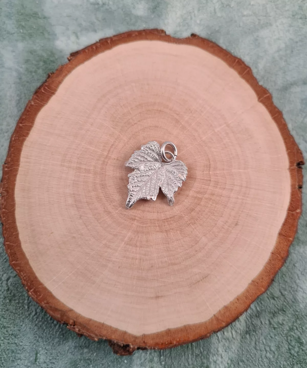 Pendentif feuille de vigne