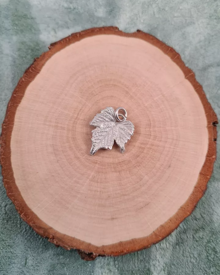 Pendentif feuille de vigne