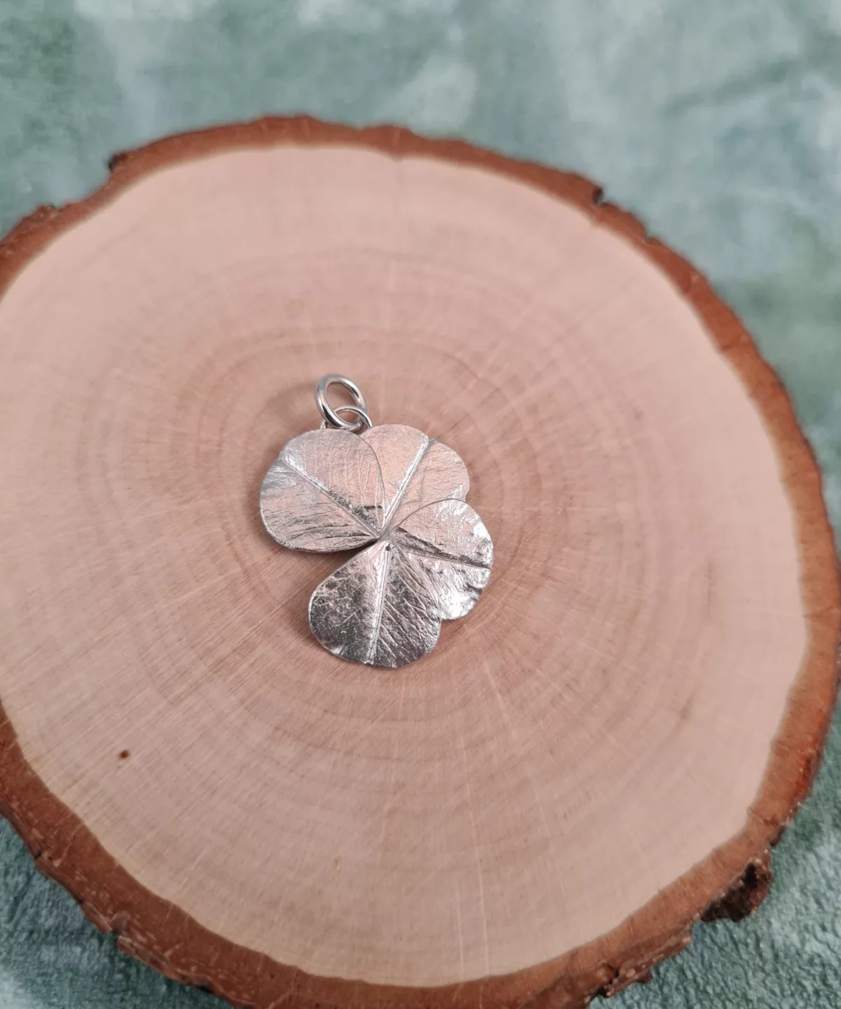 Pendentif feuilles de trèfle à 4 folioles