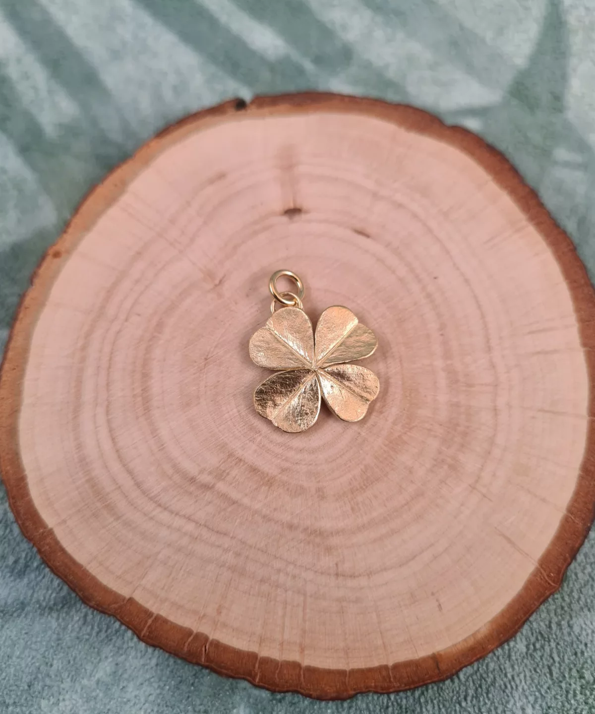 Pendentif feuilles de trèfle à 4 folioles